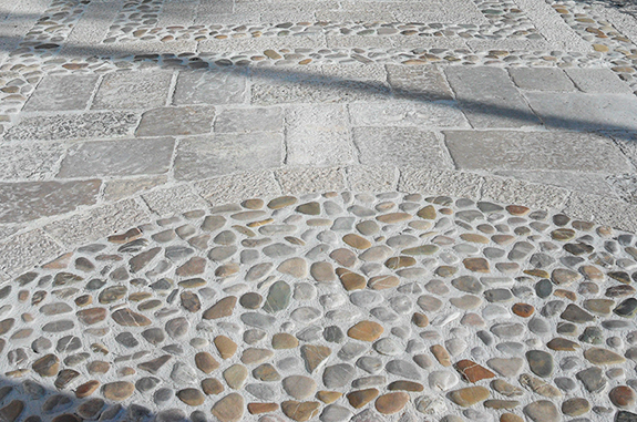 pavimenti per esterni in pietra di luserna