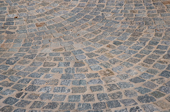dettaglio pavimentazione esterni cubetti pietra san pietrini