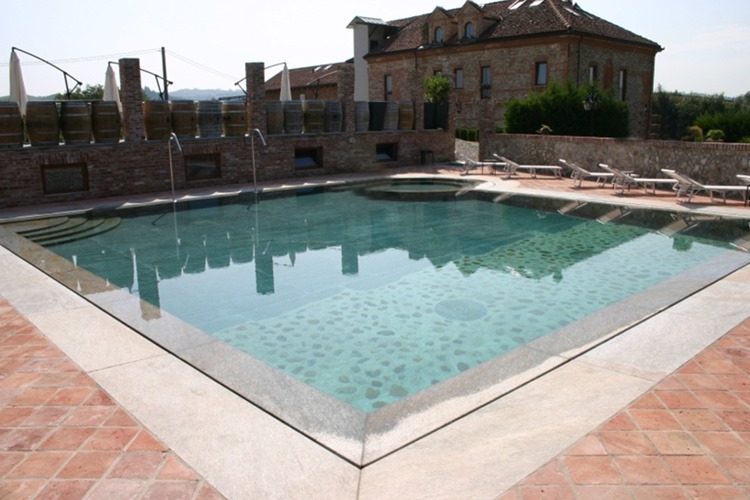 piscine in pietra naturale